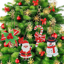 Cargar imagen en el visor de la galería, Llavero Diamond Painting 5D Conjunto 1 Navidad 8 Piezas
