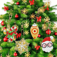 Cargar imagen en el visor de la galería, Llavero Diamond Painting 5D Conjunto 2 Navidad 8 Piezas