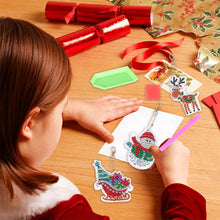 Cargar imagen en el visor de la galería, Llavero Diamond Painting 5D con Navidad 5 Piezas