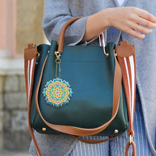 Cargar imagen en el visor de la galería, Llavero Diamond Painting 5D Mandala 8 Piezas