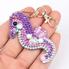 Cargar imagen en el visor de la galería, Llavero Diamond Painting 5D Caballitos de Mar 5 Piezas