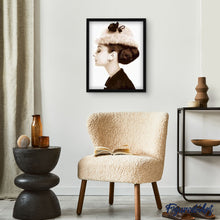 Cargar imagen en el visor de la galería, Pintar Por Números - La Elegante Hepburn - Figuredart - Retrato