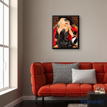 Cargar imagen en el visor de la galería, Mujer en vestido negro
