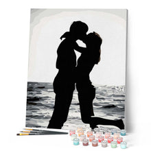 Cargar imagen en el visor de la galería, Beso romántico en negro