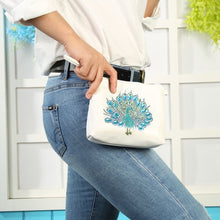 Cargar imagen en el visor de la galería, Bolso Diamond Painting - Pavo Real de Cristal