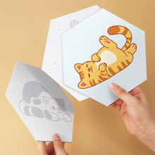 Cargar imagen en el visor de la galería, Mini Serie Pintar por Números - Hexágonos (6 piezas) - Pequeños gatos