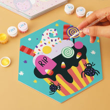 Cargar imagen en el visor de la galería, Mini Serie Pintar por Números - Hexágonos (6 piezas) - Gato de bruja