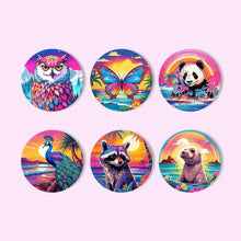 Cargar imagen en el visor de la galería, Pintar por números Posavasos 15cm (6 piezas) - Serie Fauna con Panda, Mapache y Foca