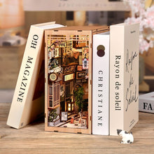 Cargar imagen en el visor de la galería, Book Nook - El Callejón Esperando al Gato