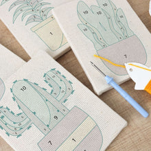 Cargar imagen en el visor de la galería, Punch Needle Kit (4 piezas) con marcos - Colección de Plantas del Desierto