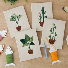 Cargar imagen en el visor de la galería, Punch Needle Kit (4 piezas) con marcos - Jungla Urbana 3