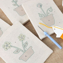 Cargar imagen en el visor de la galería, Punch Needle Kit (4 piezas) con marcos - Set de Flores en Flor