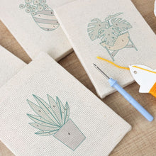 Cargar imagen en el visor de la galería, Punch Needle Kit (4 piezas) con marcos - Set Amante de las Plantas 1