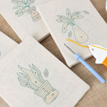 Cargar imagen en el visor de la galería, Punch Needle Kit (4 piezas) con marcos - Set Amante de las Plantas 3