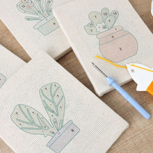 Cargar imagen en el visor de la galería, Punch Needle Kit (4 piezas) con marcos - Ambiente Jardín en Casa