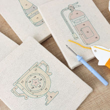 Cargar imagen en el visor de la galería, Punch Needle Kit (4 piezas) con marcos - Espíritu de Campeón