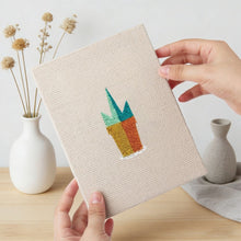 Cargar imagen en el visor de la galería, Punch Needle Kit (4 piezas) con marcos - Macetas de Suculentas 2