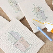 Cargar imagen en el visor de la galería, Punch Needle Kit (4 piezas) con marcos - Mini Jardín Interior 2