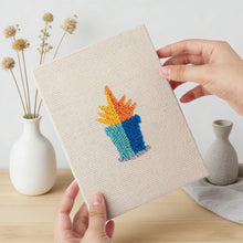 Cargar imagen en el visor de la galería, Punch Needle Kit (4 piezas) con marcos - Mini Jardín Interior 2