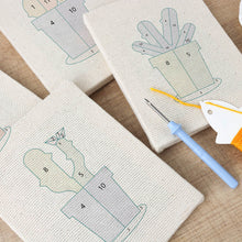 Cargar imagen en el visor de la galería, Punch Needle Kit (4 piezas) con marcos - Plantas Felices 2