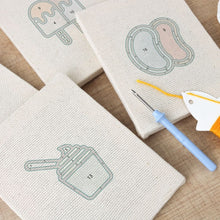 Cargar imagen en el visor de la galería, Punch Needle Kit (4 piezas) con marcos - Snacks Kawaii