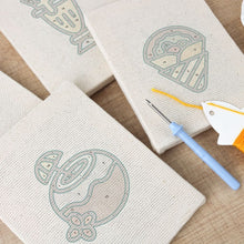 Cargar imagen en el visor de la galería, Punch Needle Kit (4 piezas) con marcos - Bebidas Dulces
