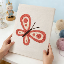Cargar imagen en el visor de la galería, Punch Needle Kit con marco - Mariposa Roja