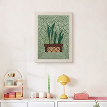 Cargar imagen en el visor de la galería, Punch Needle Kit con marco - Sansevieria