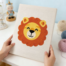 Cargar imagen en el visor de la galería, Punch Needle Kit con marco - Pequeño León