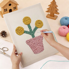 Cargar imagen en el visor de la galería, Punch Needle Kit con marco - Mano Verde