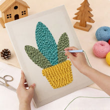 Cargar imagen en el visor de la galería, Punch Needle Kit con marco - Suculenta Dorada