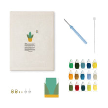 Cargar imagen en el visor de la galería, Punch Needle Kit con marco - Suculenta Dorada