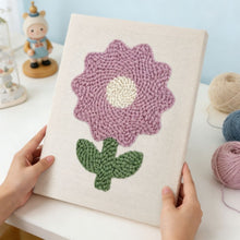 Cargar imagen en el visor de la galería, Punch Needle Kit con marco - Flor de Lila