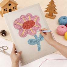 Cargar imagen en el visor de la galería, Punch Needle Kit con marco - Flor Suave