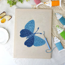Cargar imagen en el visor de la galería, Punch Needle Kit con marco - Mariposa Sueño Azul