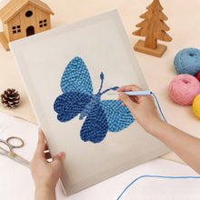 Cargar imagen en el visor de la galería, Punch Needle Kit con marco - Mariposa Sueño Azul