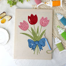 Cargar imagen en el visor de la galería, Punch Needle Kit con marco - Ramo de Tulipanes