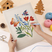 Cargar imagen en el visor de la galería, Punch Needle Kit con marco - Mariposa en Flor