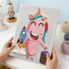 Cargar imagen en el visor de la galería, Punch Needle Kit con marco - Aventura Unicornio