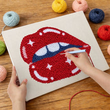 Cargar imagen en el visor de la galería, Punch Needle Kit con marco - Labios Brillantes
