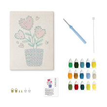 Cargar imagen en el visor de la galería, Punch Needle Kit con marco - Flores del Corazón