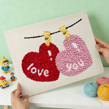 Cargar imagen en el visor de la galería, Punch Needle Kit con marco - Amor en el Aire