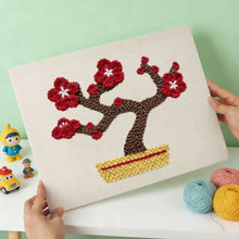 Cargar imagen en el visor de la galería, Punch Needle Kit con marco - Bonsái de Flor de Cerezo