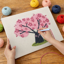Cargar imagen en el visor de la galería, Punch Needle Kit con marco - Cerezo con Búhos