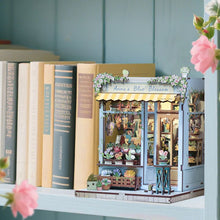 Cargar imagen en el visor de la galería, Casa Miniatura - Los Iris de Anna