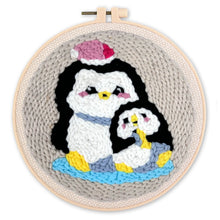 Cargar imagen en el visor de la galería, Punch Needle Mamá y bebé pingüino