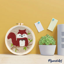 Cargar imagen en el visor de la galería, Punch Needle Ardilla linda