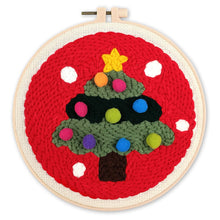 Cargar imagen en el visor de la galería, Punch Needle Árbol de Navidad 2