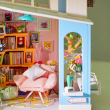 Cargar imagen en el visor de la galería, Casa Miniatura Ático de Dora