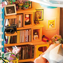 Cargar imagen en el visor de la galería, Casa Miniatura Ático de Dora